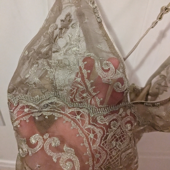 Body corset silk and gold embroidery - Picture 15 of 16